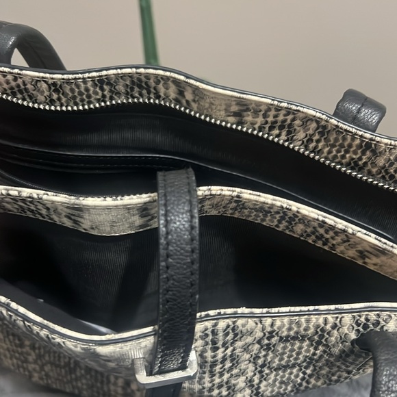 **GIVY FOR MIXLUX*** Vince Camuto Animal print Tote with leather straps - Picture 9 of 13